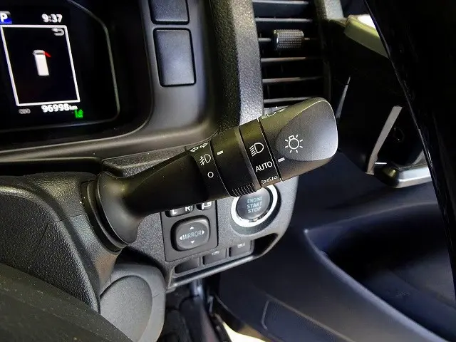 トヨタ ハイエースバン QDF-GDH206V(4WD)の写真24