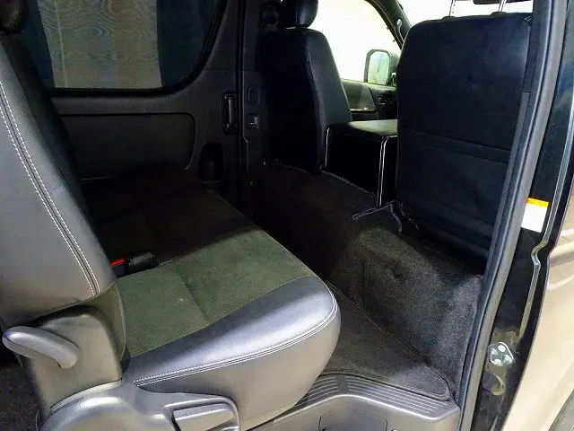 トヨタ ハイエースバン QDF-GDH206V(4WD)の写真25