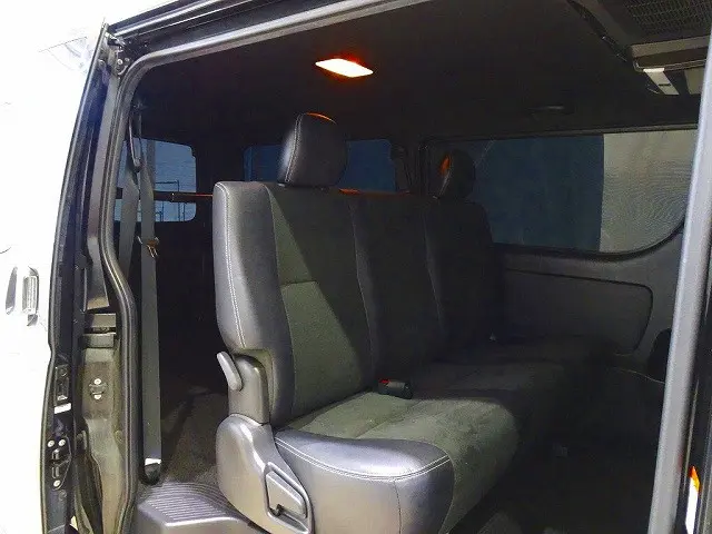 トヨタ ハイエースバン QDF-GDH206V(4WD)の写真27