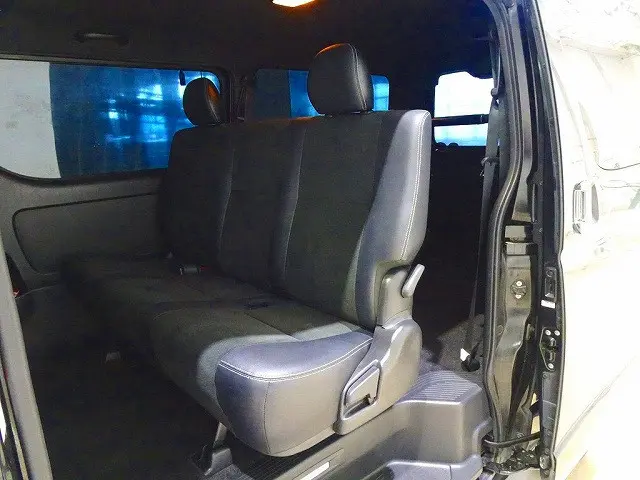 トヨタ ハイエースバン QDF-GDH206V(4WD)の写真30