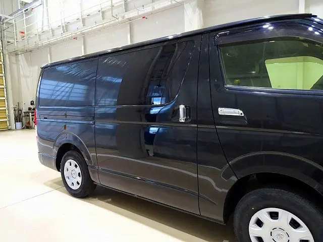アルミホイール ホイールキャップ 荷室スタッドレスタイヤ4本積込み|トヨタ ハイエースバン QDF-GDH206V(4WD)の写真37