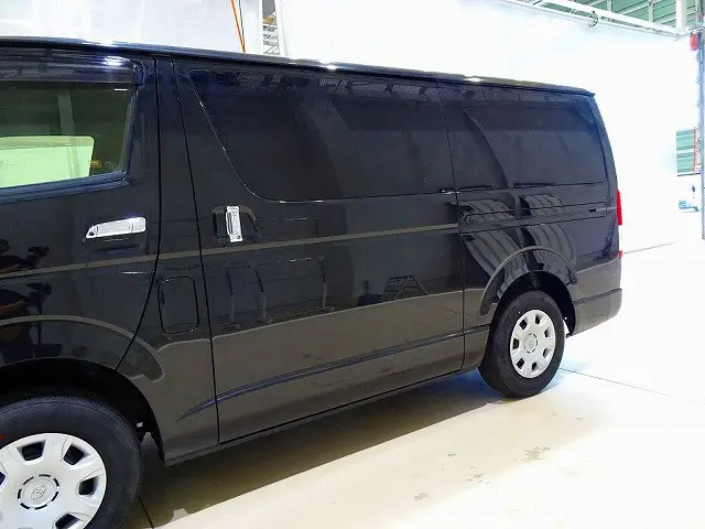 アルミホイール ホイールキャップ 荷室スタッドレスタイヤ4本積込み|トヨタ ハイエースバン QDF-GDH206V(4WD)の写真38