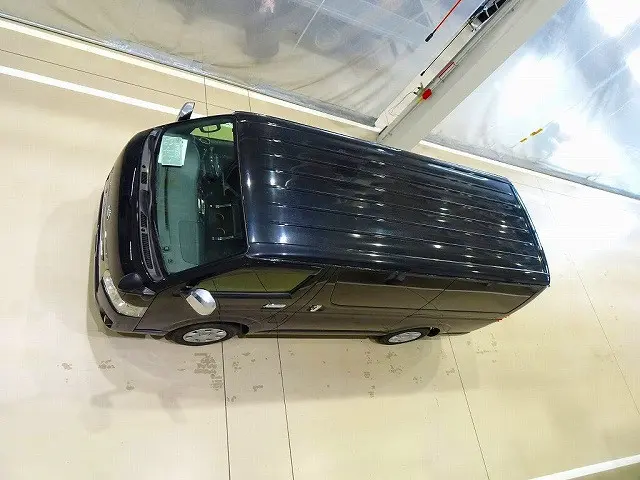 トヨタ ハイエースバン QDF-GDH206V(4WD)の写真40