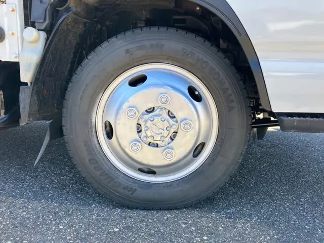 いすゞ エルフ TPG-NJS85A(4WD)の写真9