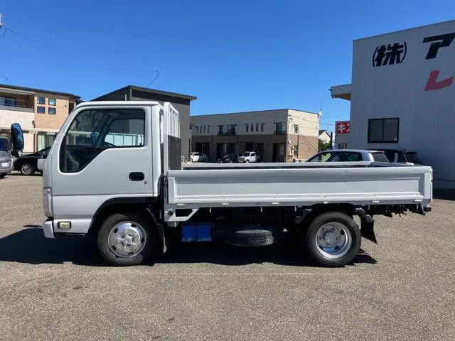 いすゞ エルフ TPG-NJS85A(4WD)の写真15
