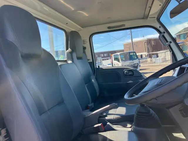 いすゞ エルフ TPG-NJS85A(4WD)の写真32