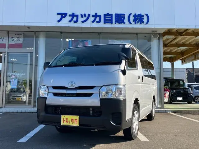 トヨタ ハイエースバン QDF-GDH206V(4WD)の写真1