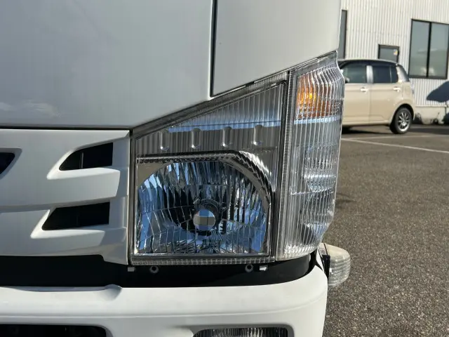 いすゞ エルフ 2RG-NJR88AD(2WD)の写真6