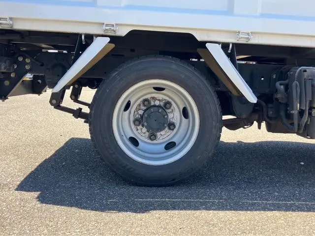 いすゞ エルフ 2RG-NJR88AD(2WD)の写真8