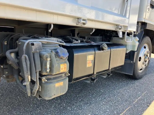 いすゞ エルフ 2RG-NJR88AD(2WD)の写真9