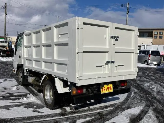 いすゞ エルフ 2RG-NJR88AD(2WD)の写真14