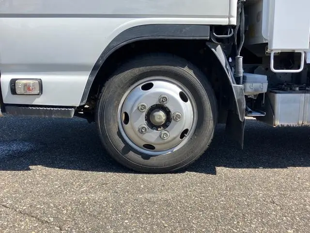 いすゞ エルフ 2RG-NJR88AD(2WD)の写真15