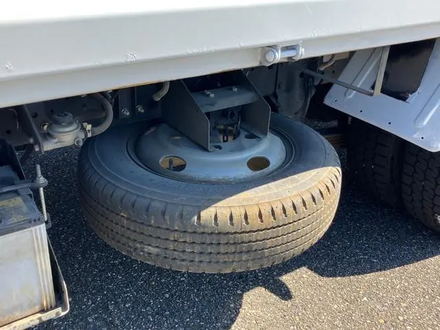 いすゞ エルフ 2RG-NJR88AD(2WD)の写真16