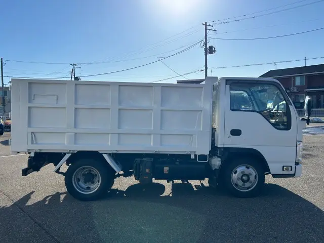 いすゞ エルフ 2RG-NJR88AD(2WD)の写真18