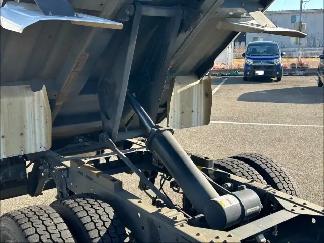 いすゞ エルフ 2RG-NJR88AD(2WD)の写真21