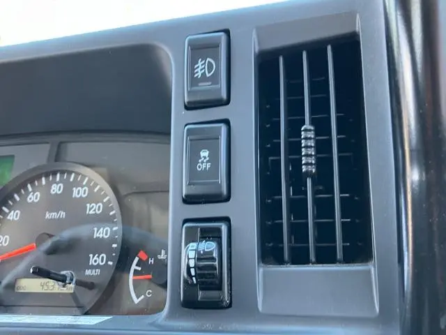 いすゞ エルフ 2RG-NJR88AD(2WD)の写真22