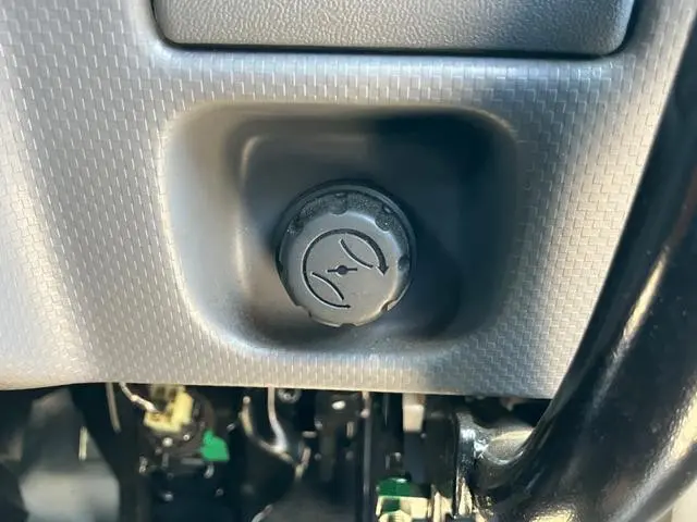 いすゞ エルフ 2RG-NJR88AD(2WD)の写真24