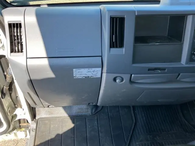 いすゞ エルフ 2RG-NJR88AD(2WD)の写真25