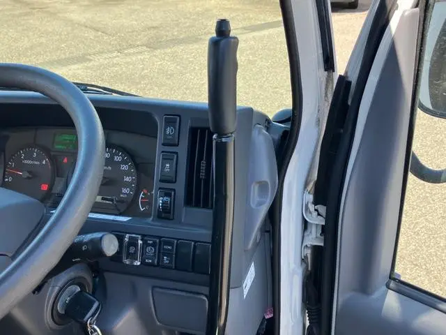 いすゞ エルフ 2RG-NJR88AD(2WD)の写真26