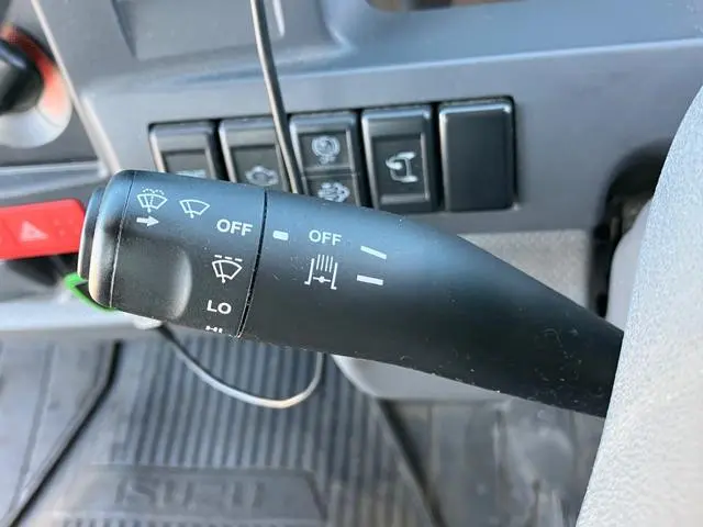 いすゞ エルフ 2RG-NJR88AD(2WD)の写真29