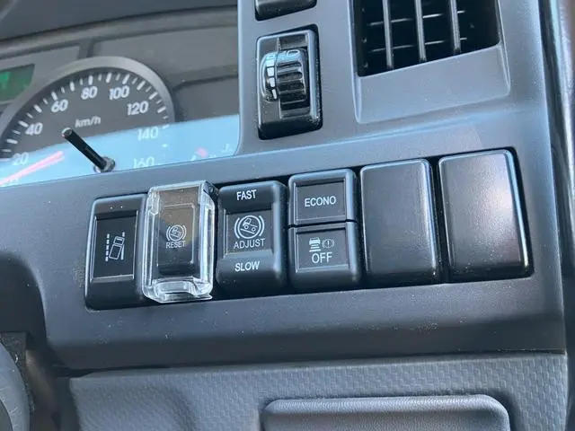 いすゞ エルフ 2RG-NJR88AD(2WD)の写真33