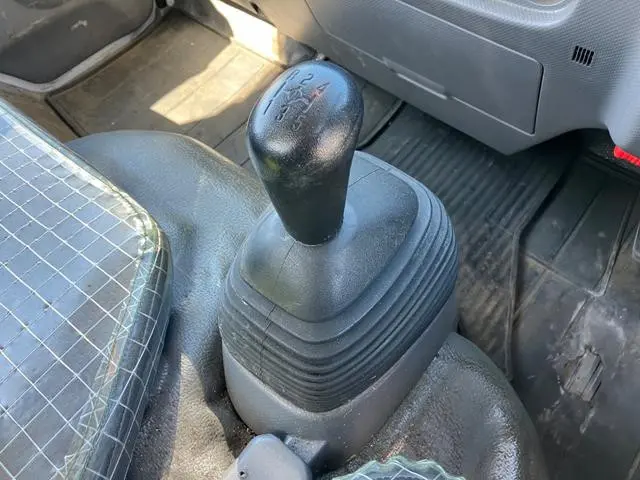 いすゞ エルフ 2RG-NJR88AD(2WD)の写真42