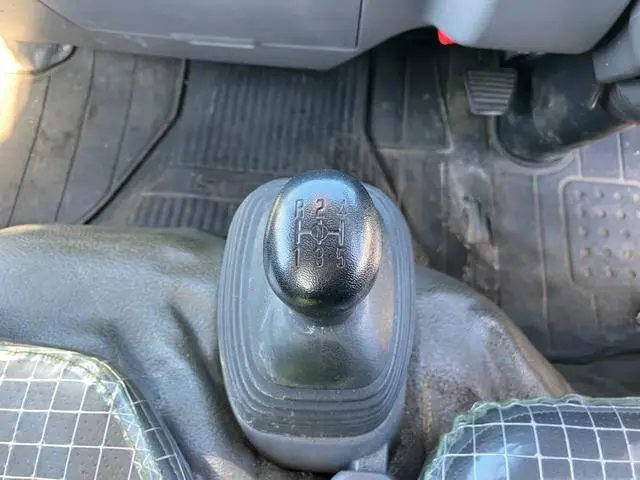 いすゞ エルフ 2RG-NJR88AD(2WD)の写真46