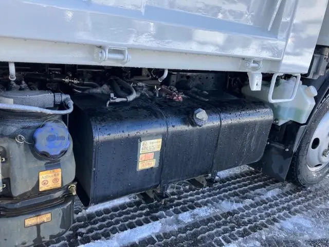 いすゞ エルフ 2RG-NJR88AD(2WD)の写真47