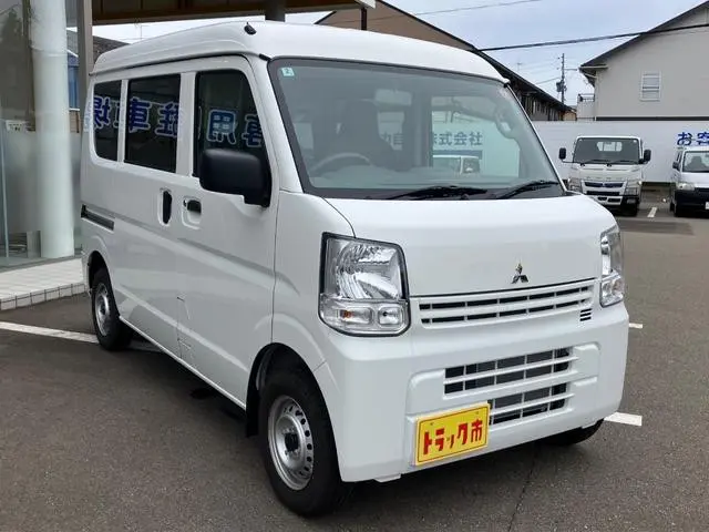 三菱 ミニキャブバン 5BD-DS17V(2WD)の写真4