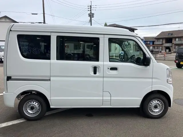 三菱 ミニキャブバン 5BD-DS17V(2WD)の写真6
