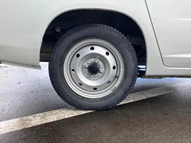 トヨタ サクシードバン DBE-NCP160V(2WD)の写真9