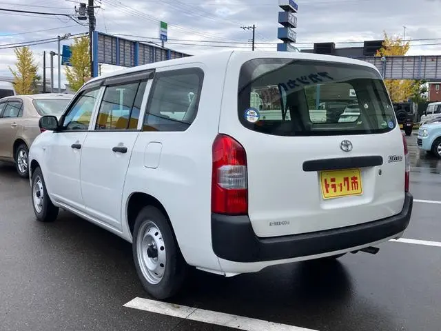 トヨタ サクシードバン DBE-NCP160V(2WD)の写真12