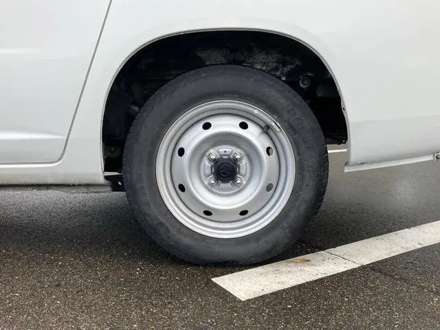 トヨタ サクシードバン DBE-NCP160V(2WD)の写真14