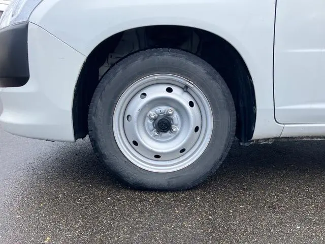 トヨタ サクシードバン DBE-NCP160V(2WD)の写真15