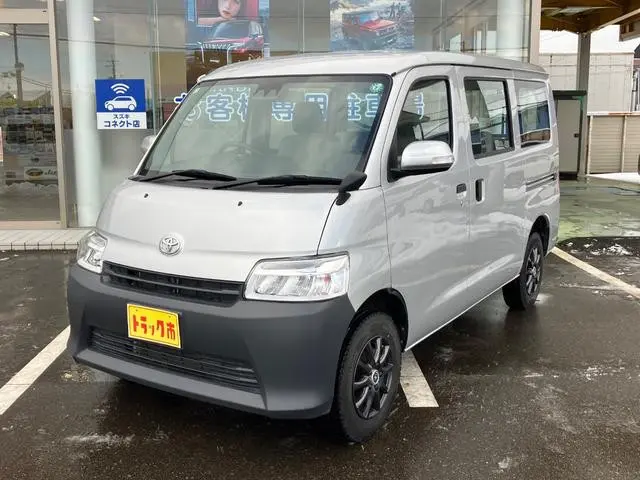 トヨタ タウンエースバン 5BF-S413M(4WD)の写真2