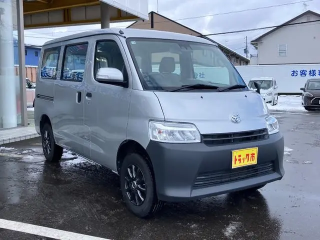 トヨタ タウンエースバン 5BF-S413M(4WD)の写真4