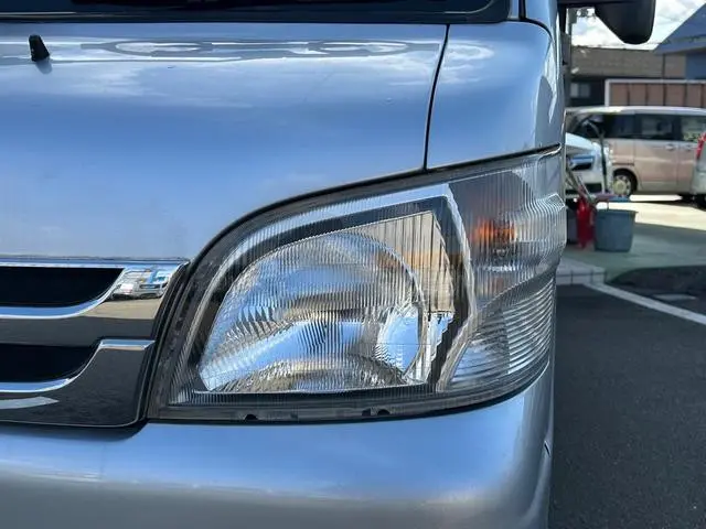 ダイハツ ハイゼットトラック EBD-S211P(4WD)の写真5