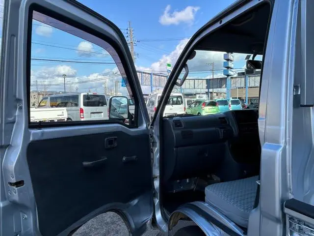 ダイハツ ハイゼットトラック EBD-S211P(4WD)の写真18