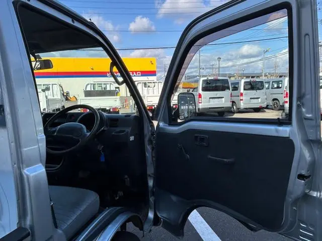 ダイハツ ハイゼットトラック EBD-S211P(4WD)の写真22