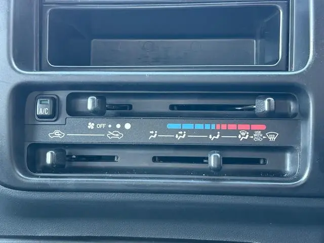ダイハツ ハイゼットトラック EBD-S211P(4WD)の写真30