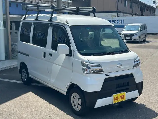 ダイハツ ハイゼットバン 3BD-S331V(4WD)の写真4