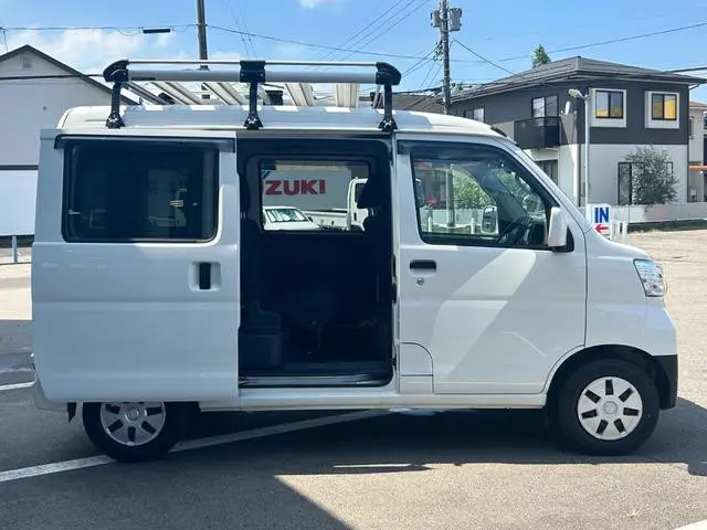ダイハツ ハイゼットバン 3BD-S331V(4WD)の写真6
