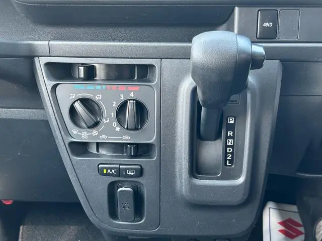 ダイハツ ハイゼットバン 3BD-S331V(4WD)の写真28