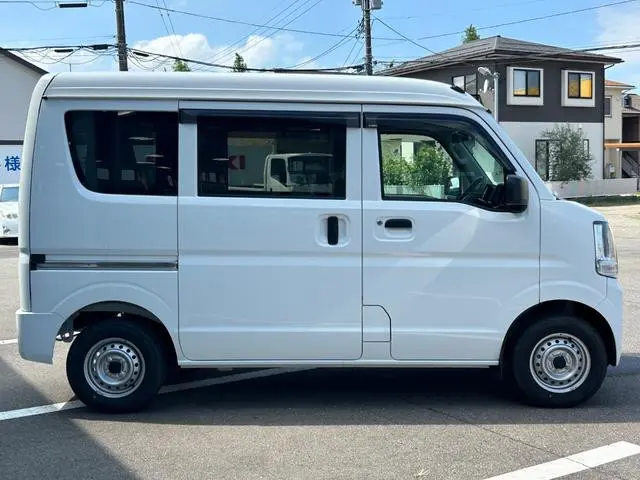 スズキ エブリイ 5BD-DA17V(4WD)の写真5