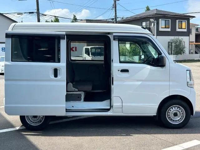 スズキ エブリイ 5BD-DA17V(4WD)の写真6