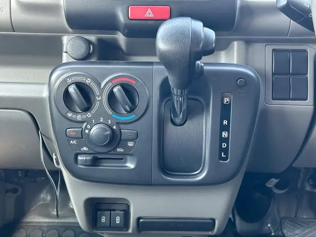 スズキ エブリイ 5BD-DA17V(4WD)の写真26