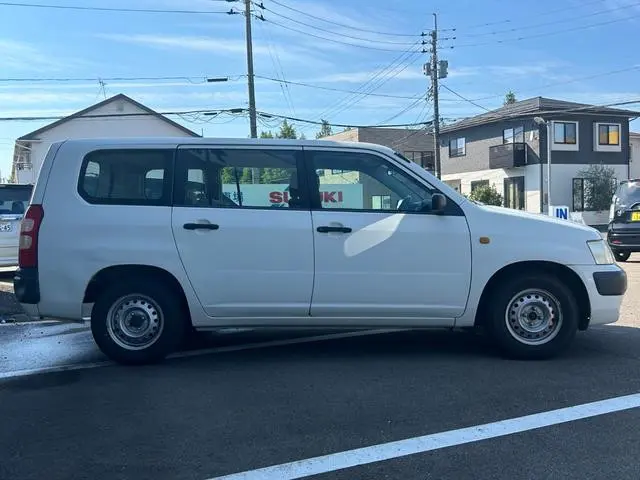 トヨタ サクシードバン CBE-NCP51V(2WD)の写真4