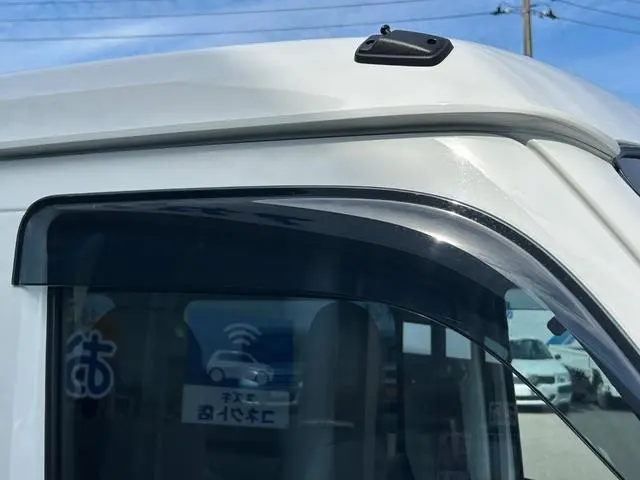 ダイハツ ハイゼットバン 3BD-S710V(4WD)の写真5