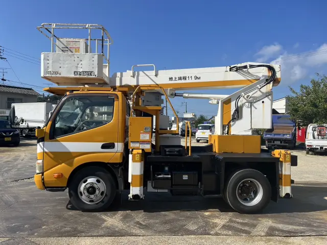 日野 デュトロ BKG-XZU304E(2WD)の写真2