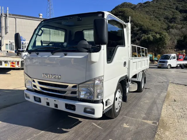 いすゞ エルフ 2RG-NKR88AD(2WD)の写真2